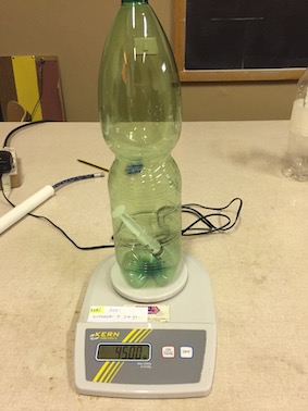 nuova pesata della bottiglia